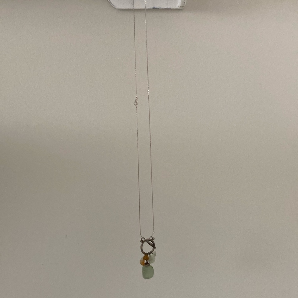 Elegant Green and Silver Pendant Necklace w/
Silver Chain - Picture 5 of 5